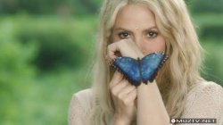 Shakira - Me Enamore (Official Clip)